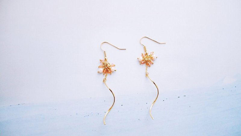 Bouquet - Freshwater Pearl Rose Crystal Rotating Arc Earrings - ต่างหู - โลหะ สึชมพู