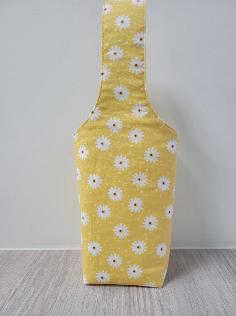 Story's little yellow flower drink bag - กระเป๋าถือ - ผ้าฝ้าย/ผ้าลินิน หลากหลายสี