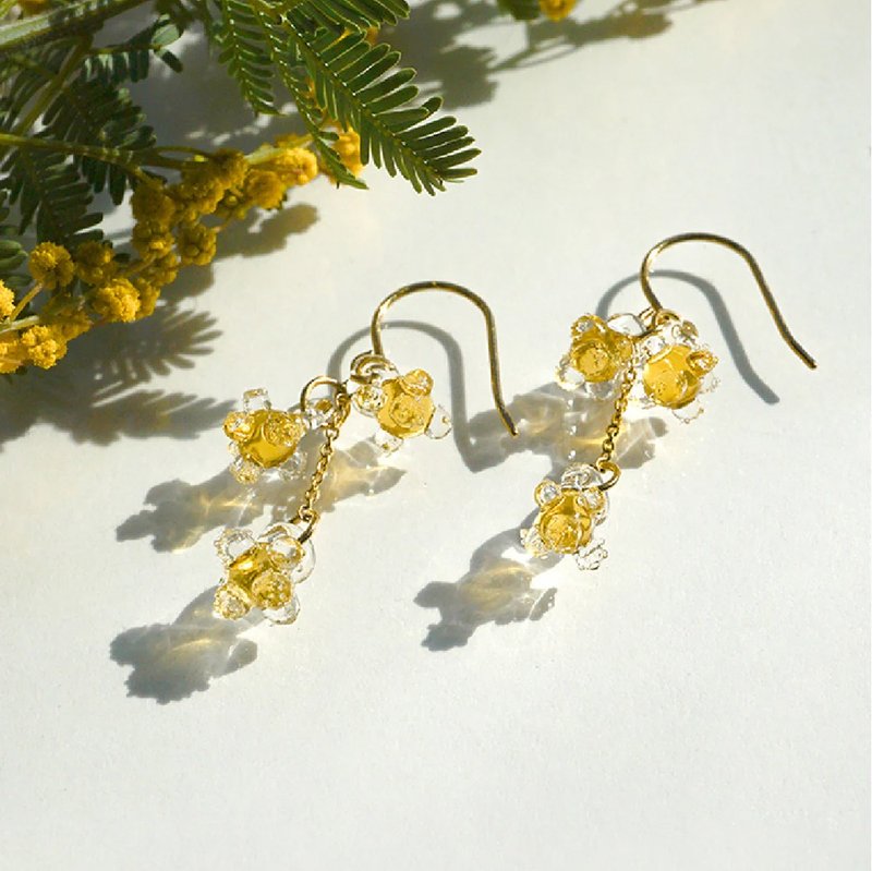 HARIO LWF Earrings - Strand of Mimosa (HAP-HMY-P-NF) - ต่างหู - แก้ว สีใส