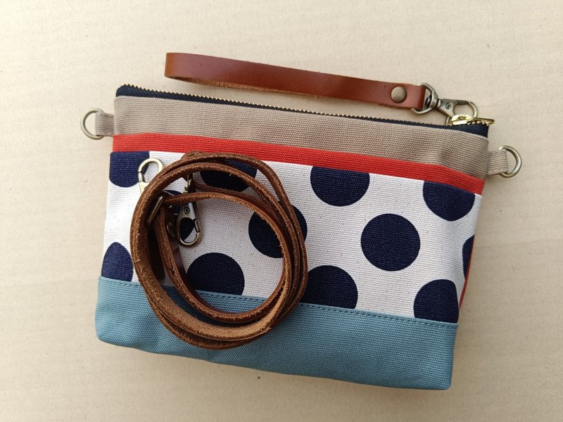 手拿包 Lovely Canvas Pouch and Crossbody, Polka Dot Design 化妝包 /收納袋 - กระเป๋าสตางค์ - ผ้าฝ้าย/ผ้าลินิน สีแดง