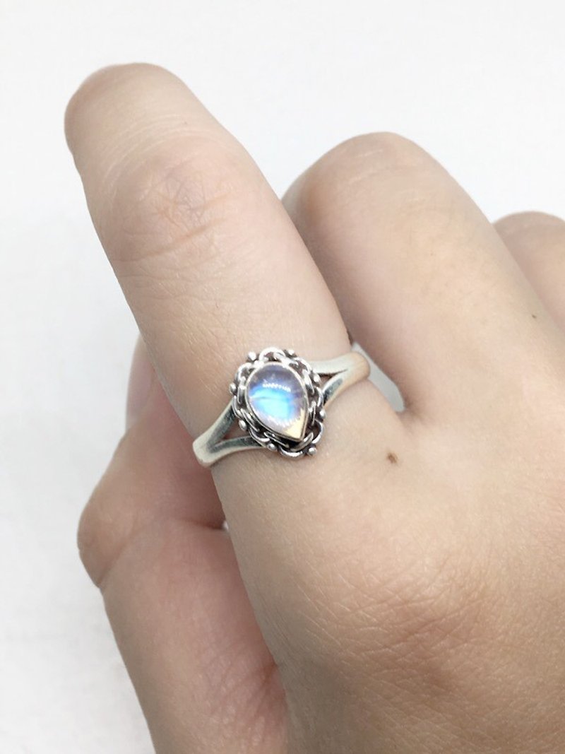 Moonlight stone 925 sterling silver three-dimensional lace ring Nepal handmade mosaic production (style 2) - General Rings - Gemstone Blue