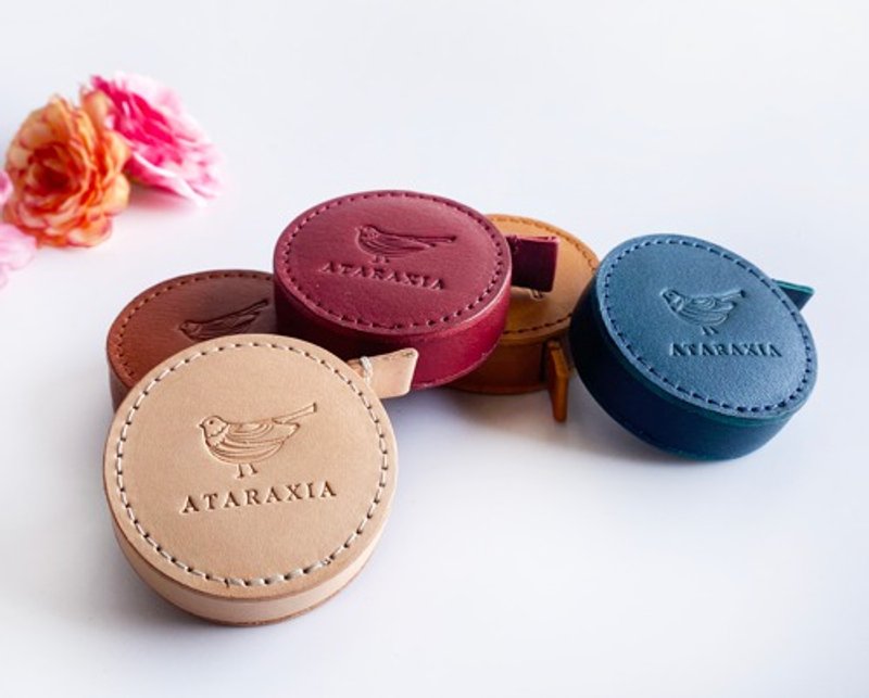 Genuine leather-wrapped, hand-dyed round tape measure (8 colors in total) Letters can be written on the back ☆ Tape measure with a stopper that can measure up to 150 cm - Other - Genuine Leather 