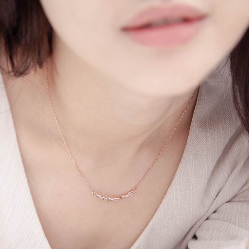 Interwoven Finish Curved Necklace | Light Jewelry | Luxurious. Textured inlays. grace. Modify the face - Necklaces - Sterling Silver 