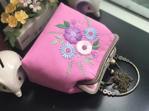 kajonpong Hand-embroidered bag,hand-embroidered kisslock bag,pink fabric bag