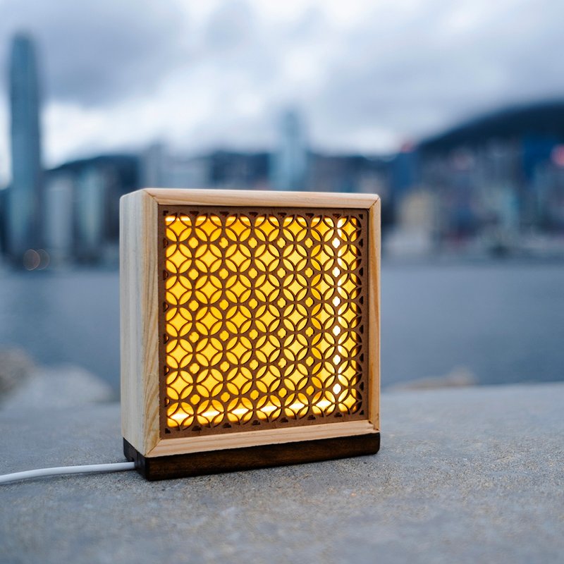 [Hong Kong Impression] Quiet Night Accompanied by Ventilation Wall Pattern Green Wood Night Light Mini . Flower - ของวางตกแต่ง - ไม้ สีนำ้ตาล