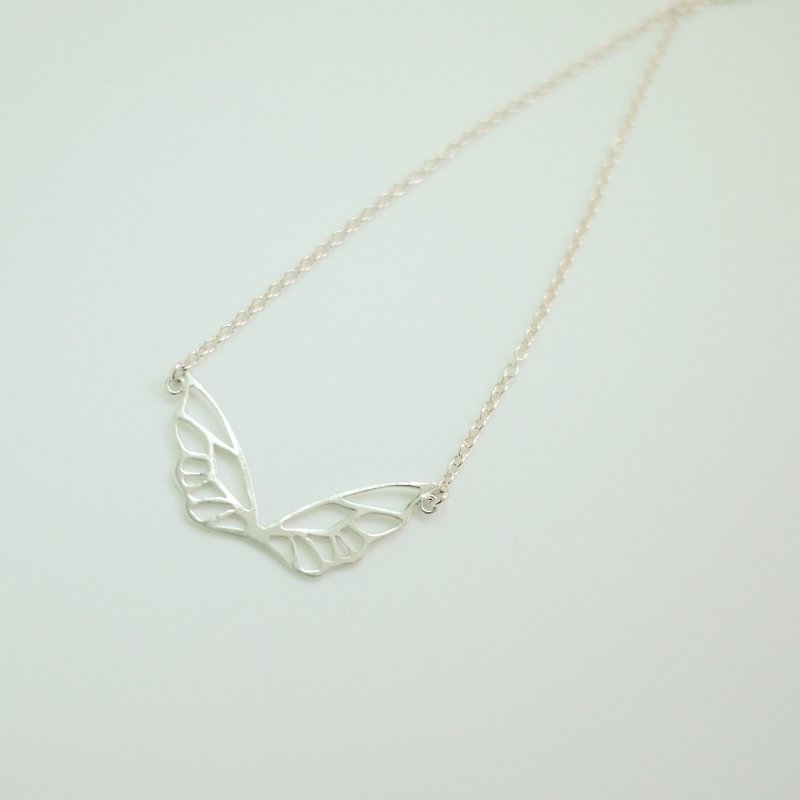 Sterling Silver Hollow Butterfly Wing Necklace Clavicle Chain - สร้อยคอทรง Collar - โลหะ สีเงิน