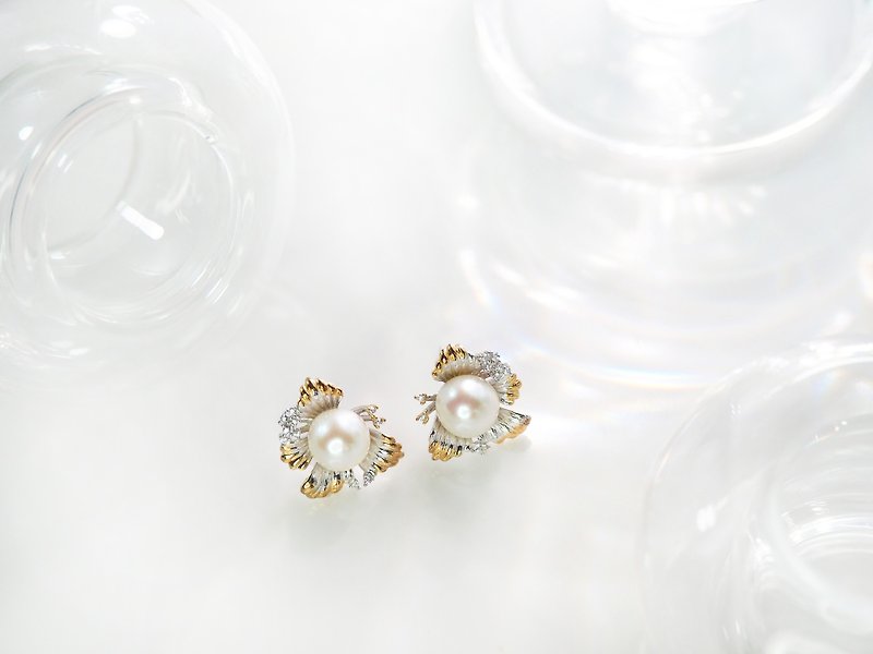 Butterfly | Pearl Earring - Earrings & Clip-ons - Pearl Silver