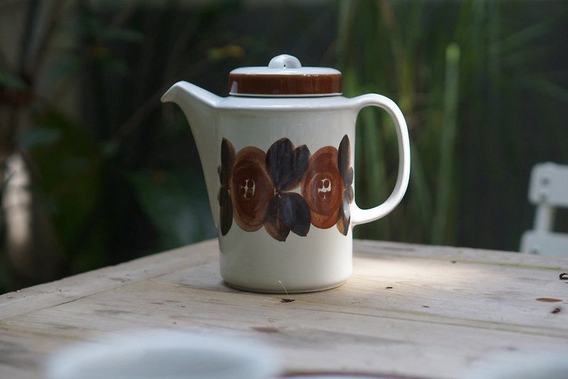 Arabia Rosmarin Anemone Teapot - Teapots & Teacups - Porcelain Brown
