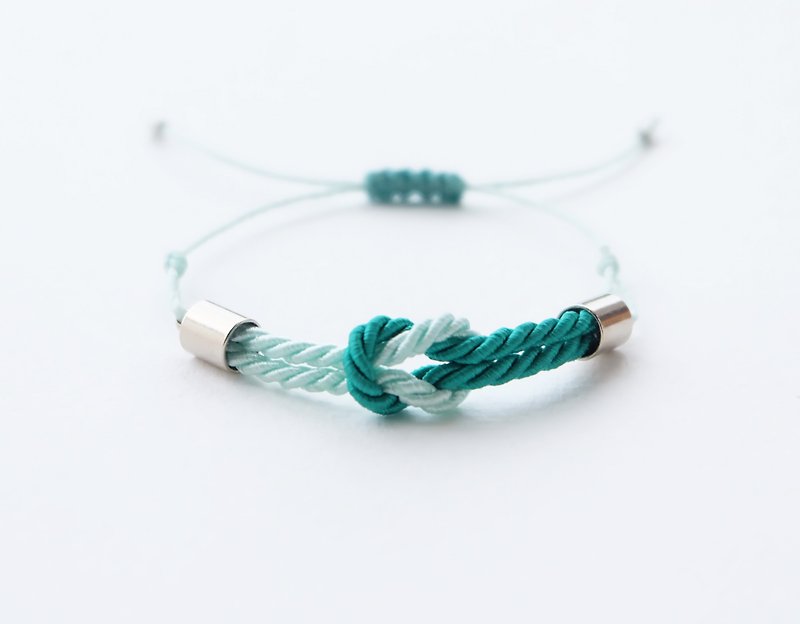 Tiny tie the knot rope bracelet in Sea green / Light mint - สร้อยข้อมือ - เส้นใยสังเคราะห์ สีเขียว