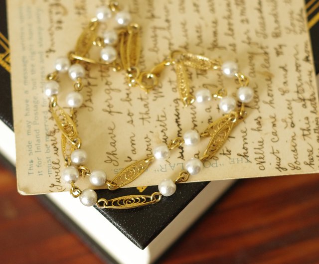 Trifari deals pearl bracelet