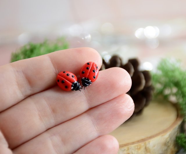 New Women Cute Ladybug  Ladybird Insect Shape Stud Earrings Beetle Jewelry  BJ 
