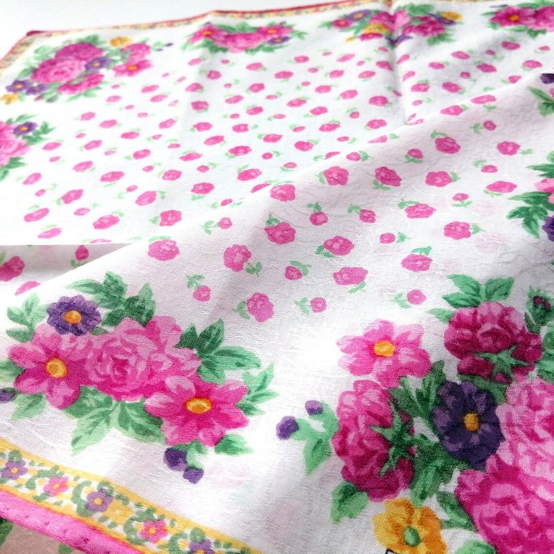 Yves Saint Laurent Vintage Handkerchief Floral Roses 18 x 18 inches - 絲巾 - 棉．麻 粉紅色