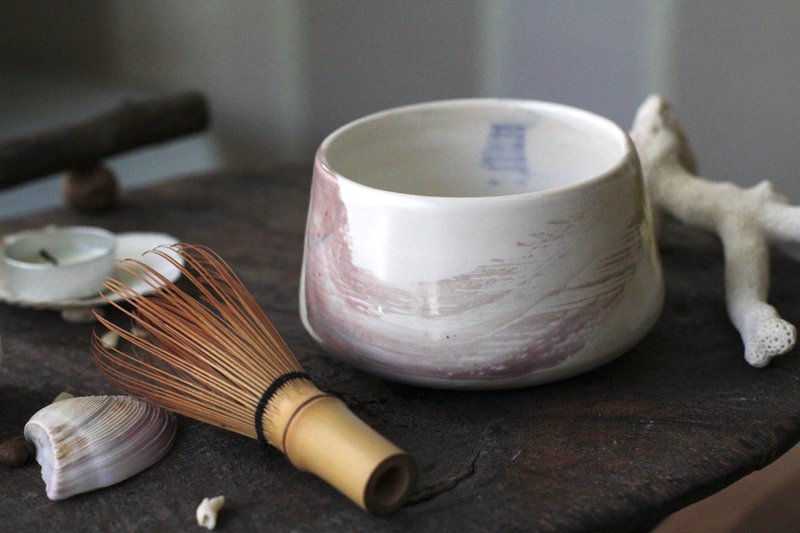 Jumping creative hand-pulled broken pottery bowl/tea bowl/matcha bowl - Teapots & Teacups - Pottery Multicolor