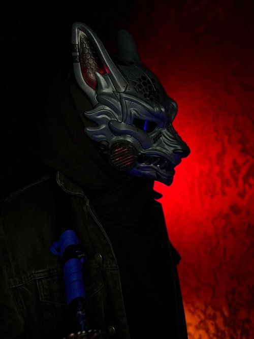 サイバーパンク狐面 グレー ブラック 日本の狐面 狼の未来的なマスク