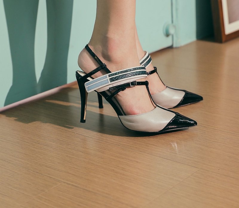 灰色の靴を持つT字型の水平パターン特殊構造 - パンプス - 革 ブラック