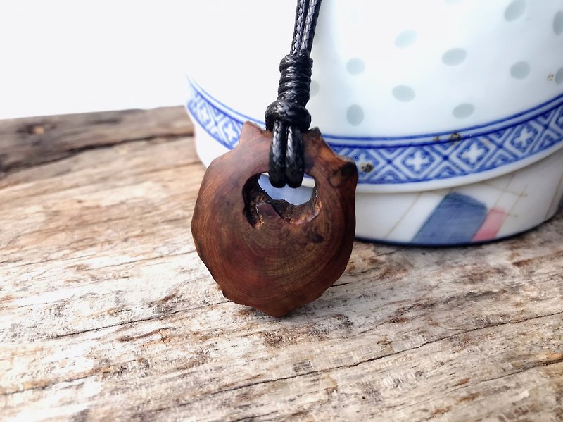 Insight into Xiao Nanmu Necklace - Necklaces - Wood Multicolor