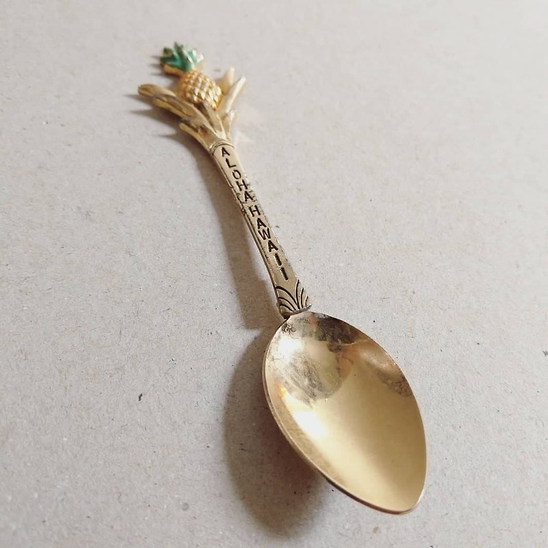 American antique old thing Aloha Hawaii Hawaiian pineapple shape golden commemorative tea spoon - Cutlery & Flatware - Other Metals Gold