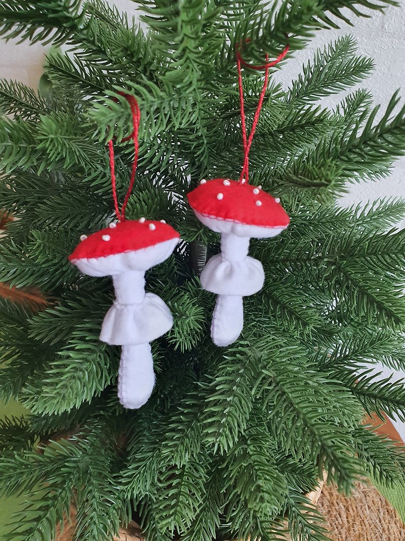 Hanging mushroom, christmas fly agaric, mushroom Figurine, christmas tree decor - 玩偶/公仔 - 環保材質 