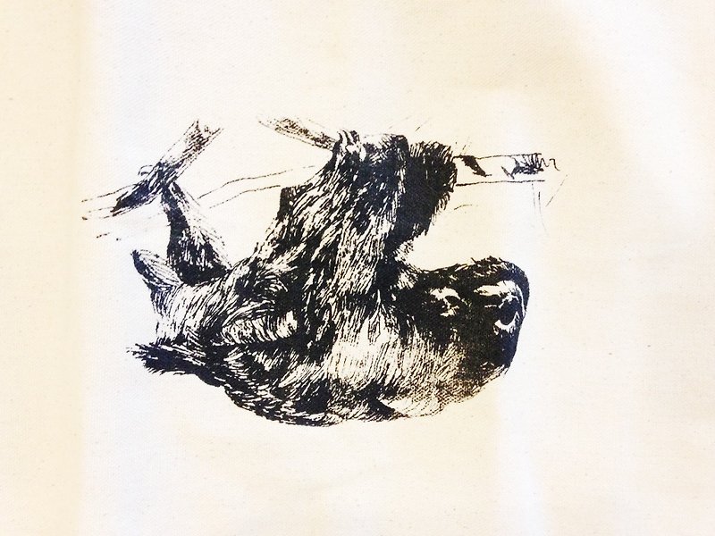 Maned sloth; Handmade screen printing canvas shoulder bag - กระเป๋าแมสเซนเจอร์ - ผ้าฝ้าย/ผ้าลินิน สีกากี