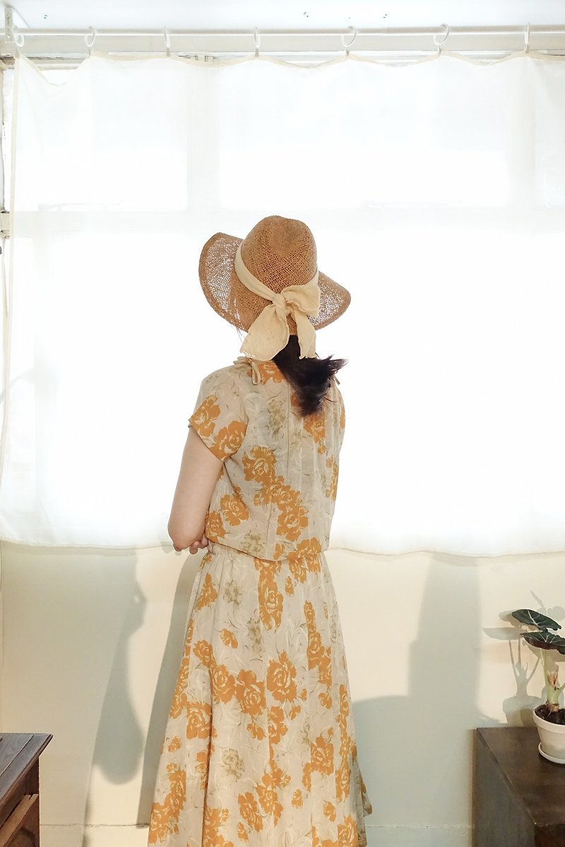 (VINTAGE/UNIQUE) Beige and orange floral v-neck cap sleeves dress - One Piece Dresses - Polyester Orange
