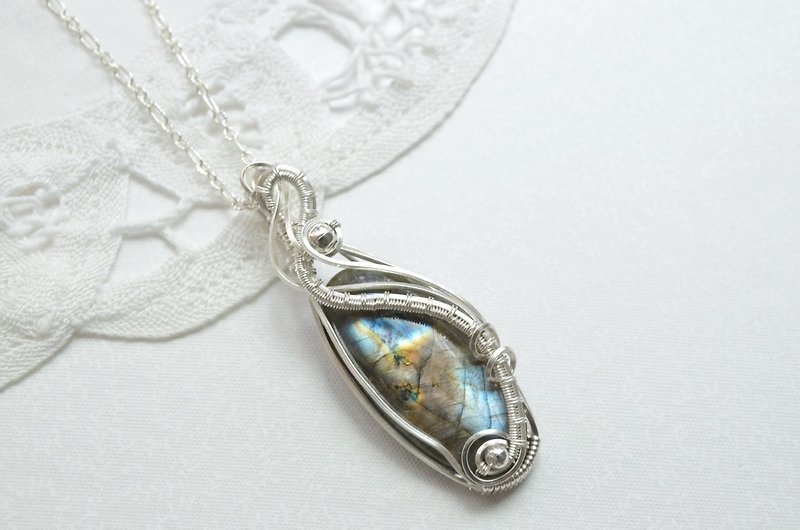 [Blue sky outside the window]-metal wire weaving-labradorite necklace - Necklaces - Other Metals Blue