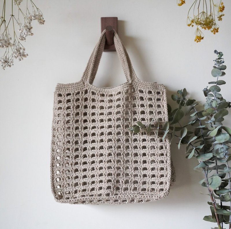 Cotton mesh woven bag - กระเป๋าถือ - ผ้าฝ้าย/ผ้าลินิน สีกากี
