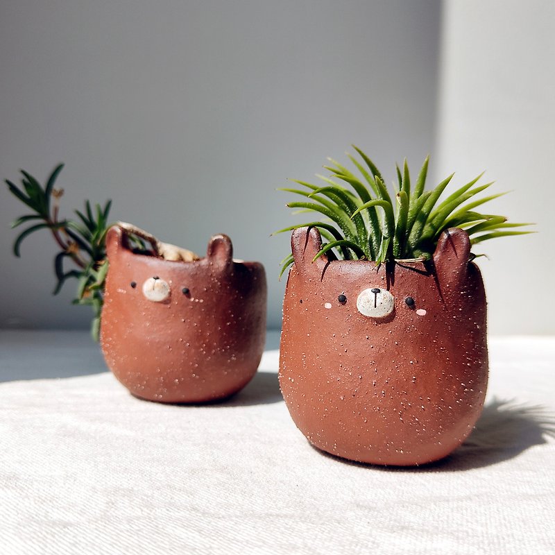 2 inch, brown bunny planter. Handmade pot with drainage hole. - เซรามิก - ดินเผา 