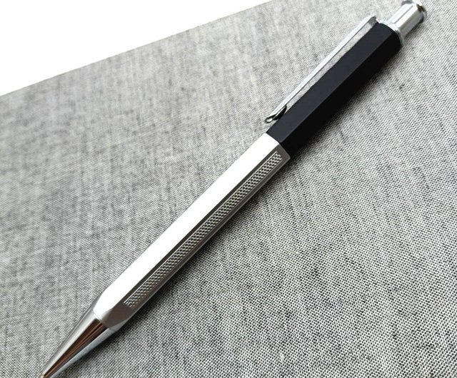 精緻な彫刻が施された六角管ジャンプボタン式0.5ペンシルオート