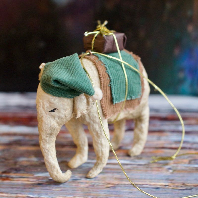 Spun Cotton Christmas tree decoration Elephant with present - Stuffed Dolls & Figurines - Cotton & Hemp White