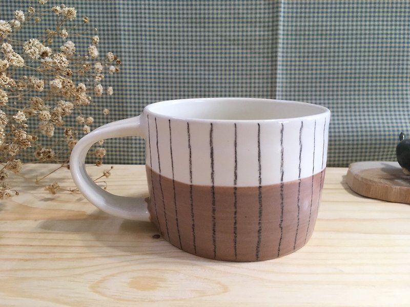 Straight mark (small) (coffee) - Mugs - Pottery Brown