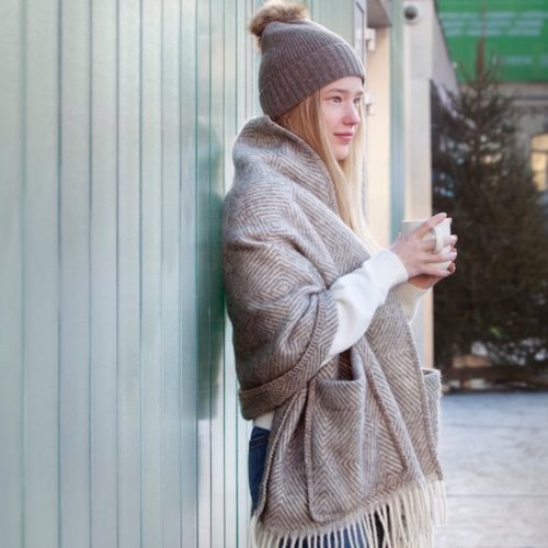 MARIA wool pocket shawl (light gray stripes)