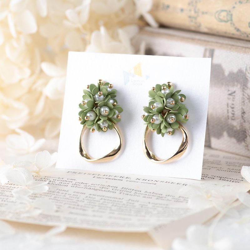 [K14gf] Pearl flower bouquet and twist ring [Dull green] Earrings (Clip-On can be changed) - Earrings & Clip-ons - Other Metals Green