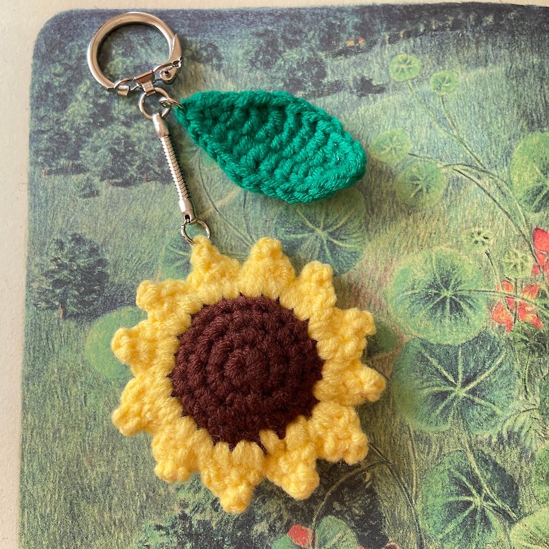 Vigorous and cheerful sunflower key ring / crochet / can be customized 【Dianhua Coupon】 - Keychains - Polyester Yellow