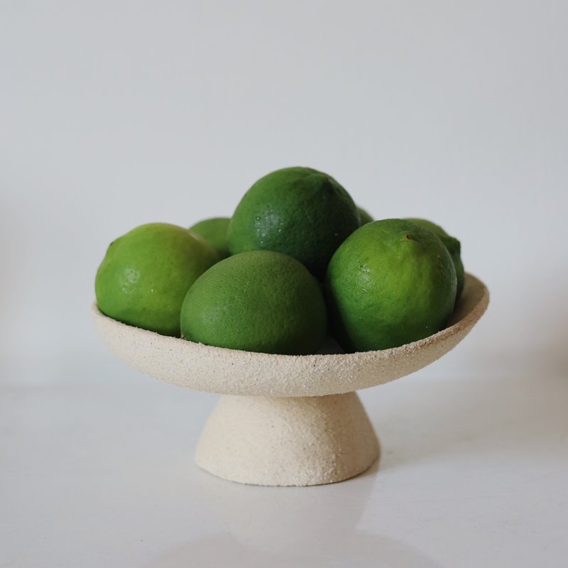 Ningning Earth | Fruit Plate Stoneware Tall Plate - ของวางตกแต่ง - ดินเผา 