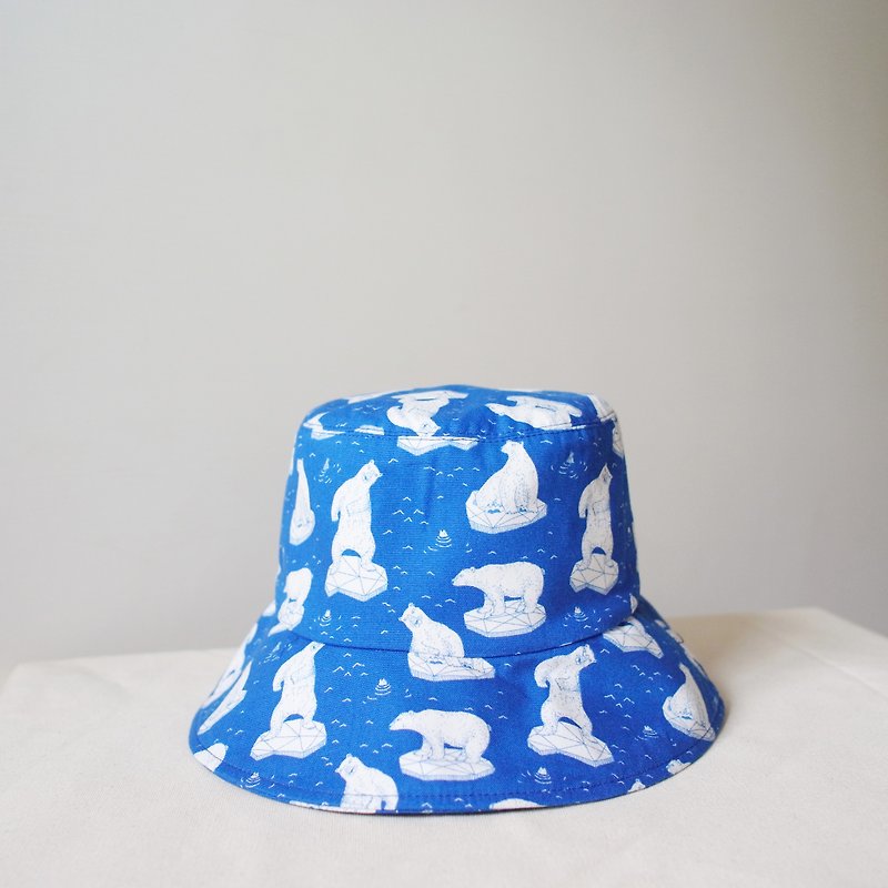 踊るホッキョクグマの手作り漁師の帽子 - 帽子 - コットン・麻 ブルー