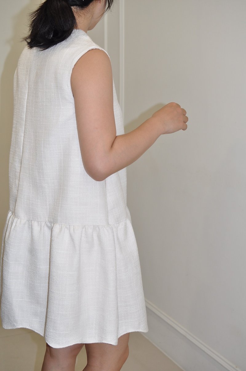 Flat 135 X 台灣設計師 夏日清新檸檬黃編織布料 無袖洋裝 - 洋裝/連身裙 - 聚酯纖維 白色
