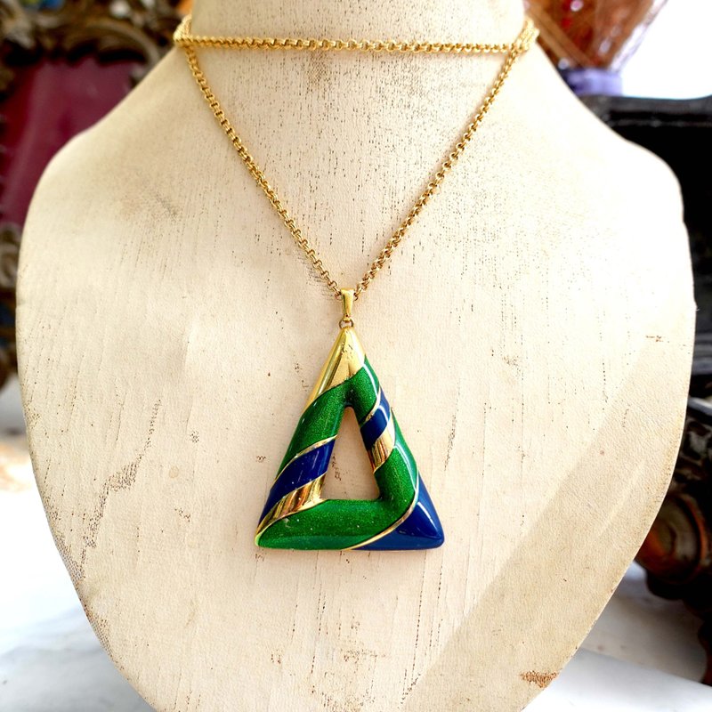 Japanese middle-aged gold-green dotted green streamline triangle pendant choker necklace high-end second-hand vintage jewelry - สร้อยคอ - โลหะ สีทอง