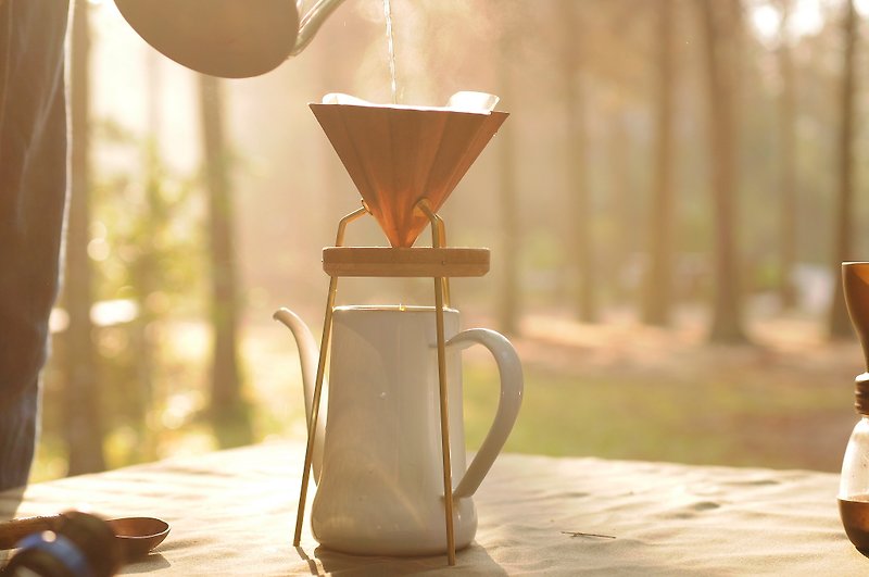 【風格小物】咖啡登陸艇-V60手沖咖啡架 - 咖啡壺/咖啡周邊 - 銅/黃銅 咖啡色