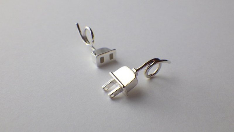 White Day "Plug & Socket Couple's Necklace" - สร้อยคอ - โลหะ สีเทา