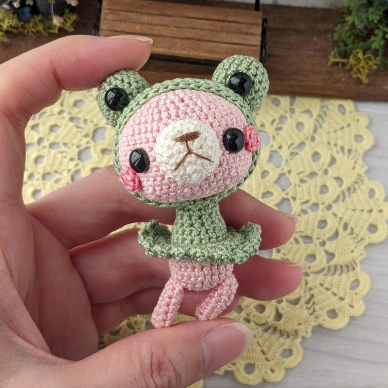 【pdf / 日本人】一隻兔子穿著青蛙服裝雨披 / amigurumi 圖案 - 其他數位商品 - 其他材質 