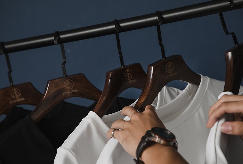 Positive. brand custom hangers - ตะขอที่แขวน - ไม้ 