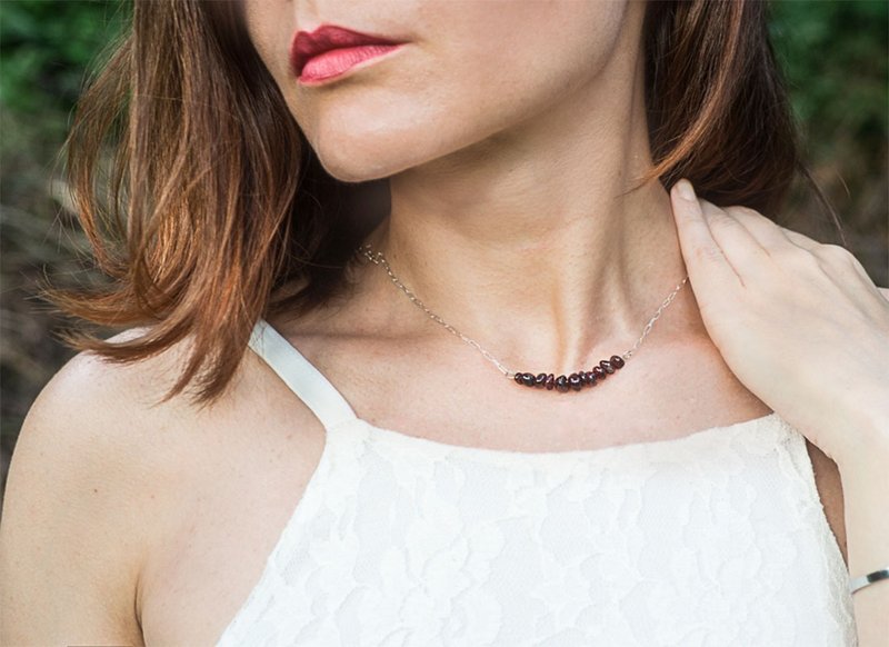 Raw Garnet Necklace, 925 Silver, Capricorn gem, leo crystal, Scorpio Gift - 項鍊 - 水晶 紅色