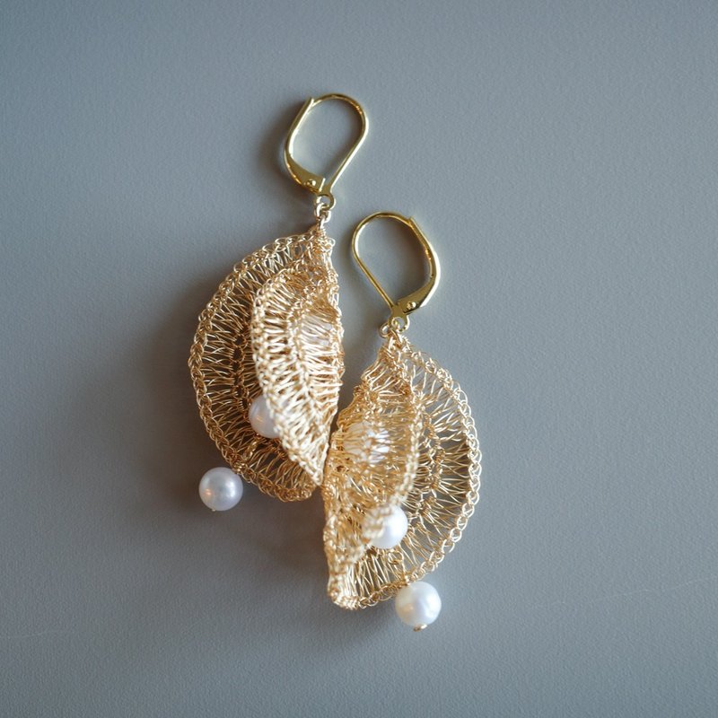 【Pinkoi 線下活動預購商品】Pearl Cascade　耳環　Gold color - 耳環/耳夾/耳骨夾 - 珍珠 銀色