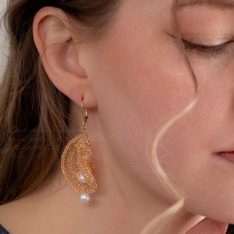 Pearl Cascade 珍珠瀑布 耳飾 金色 - 耳環/耳夾/耳骨夾 - 珍珠 金色