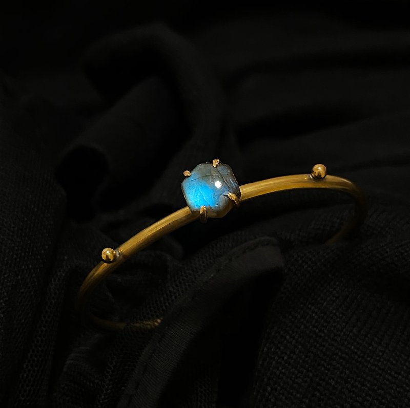 Under the moonlight bracelet | Handmade brass Necklace #lunalunaisdreaming - สร้อยข้อมือ - ทองแดงทองเหลือง สีทอง