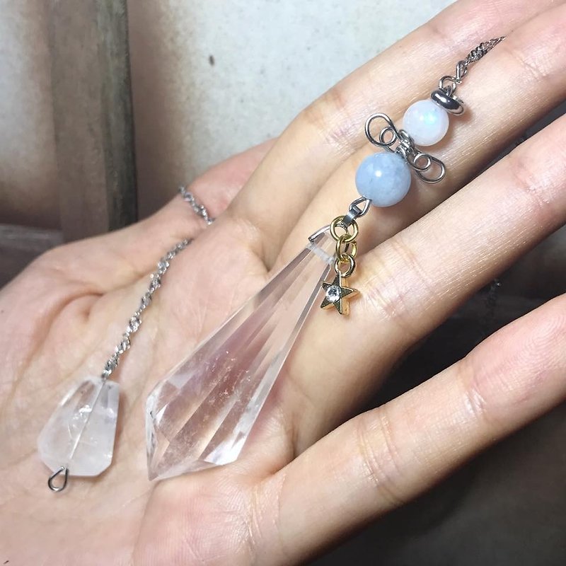 [Lost and find] natural stone angel moon stone blue sapphire crystal manganese barium mine spirit swing necklace - สร้อยคอ - เครื่องเพชรพลอย สีใส