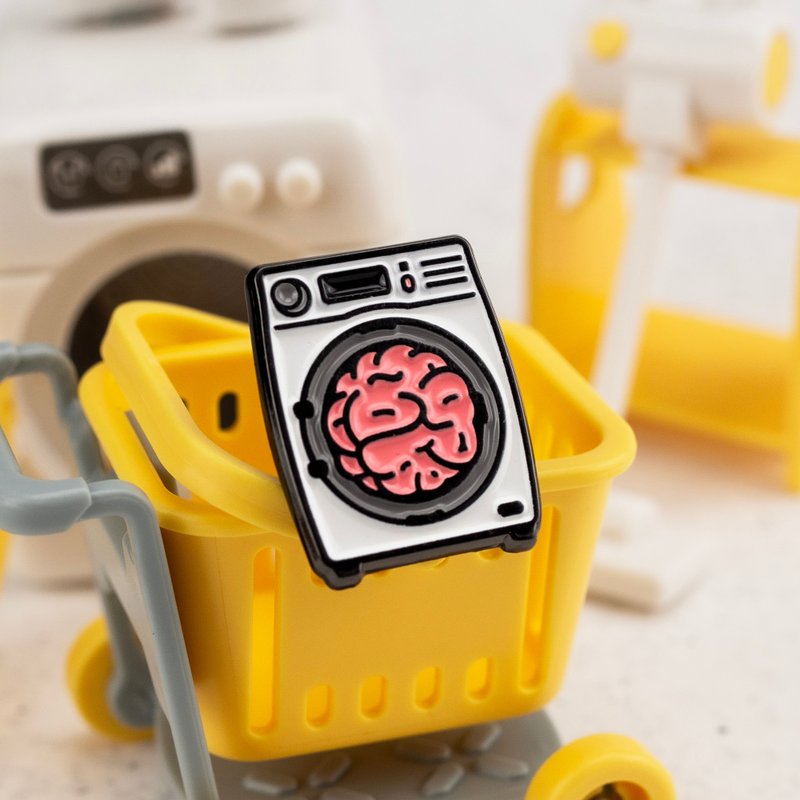 Brainwash Enamel Pin — Cute Laundry Pin | Gifts with Puns | Clean up your mind | - 胸針 - 其他金屬 白色