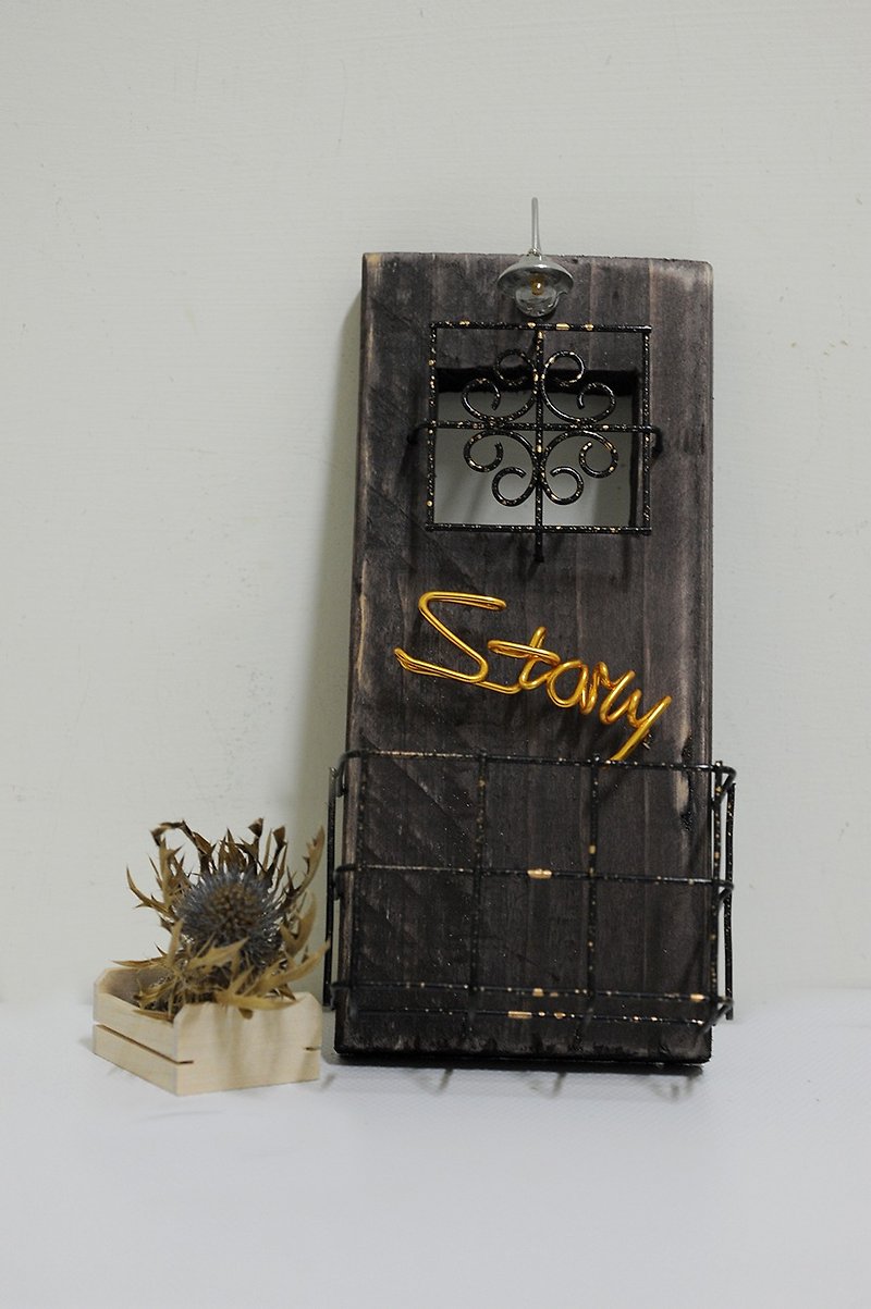 Pocket. Model. Miniature. European iron flower wood pendant STORY - Items for Display - Wood 