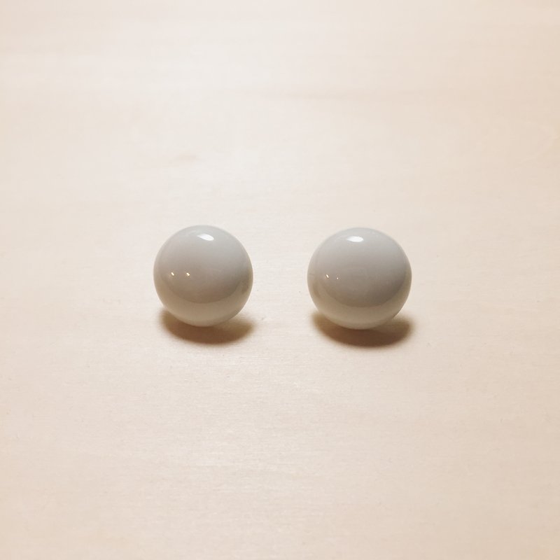 復古昭和灰丸子18mm耳環 - 耳環/耳夾 - 樹脂 灰色