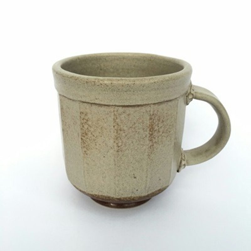 Pottery Handmade Carved Edged Coffee Cup Mug Tea Cup - แก้วมัค/แก้วกาแฟ - ดินเผา ขาว